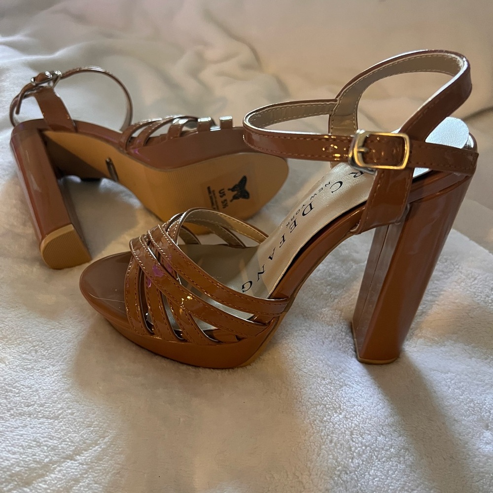 NEW Marc Defang pageant heels